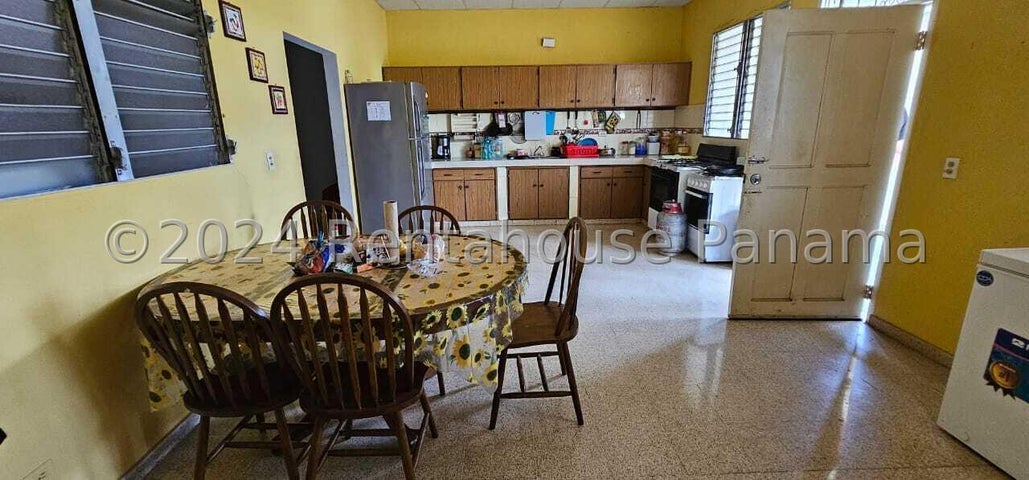 Spectacular Single Family Home